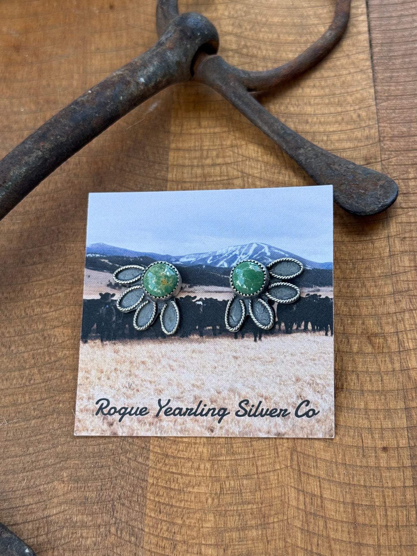 Rope a Daisy studs 🌼