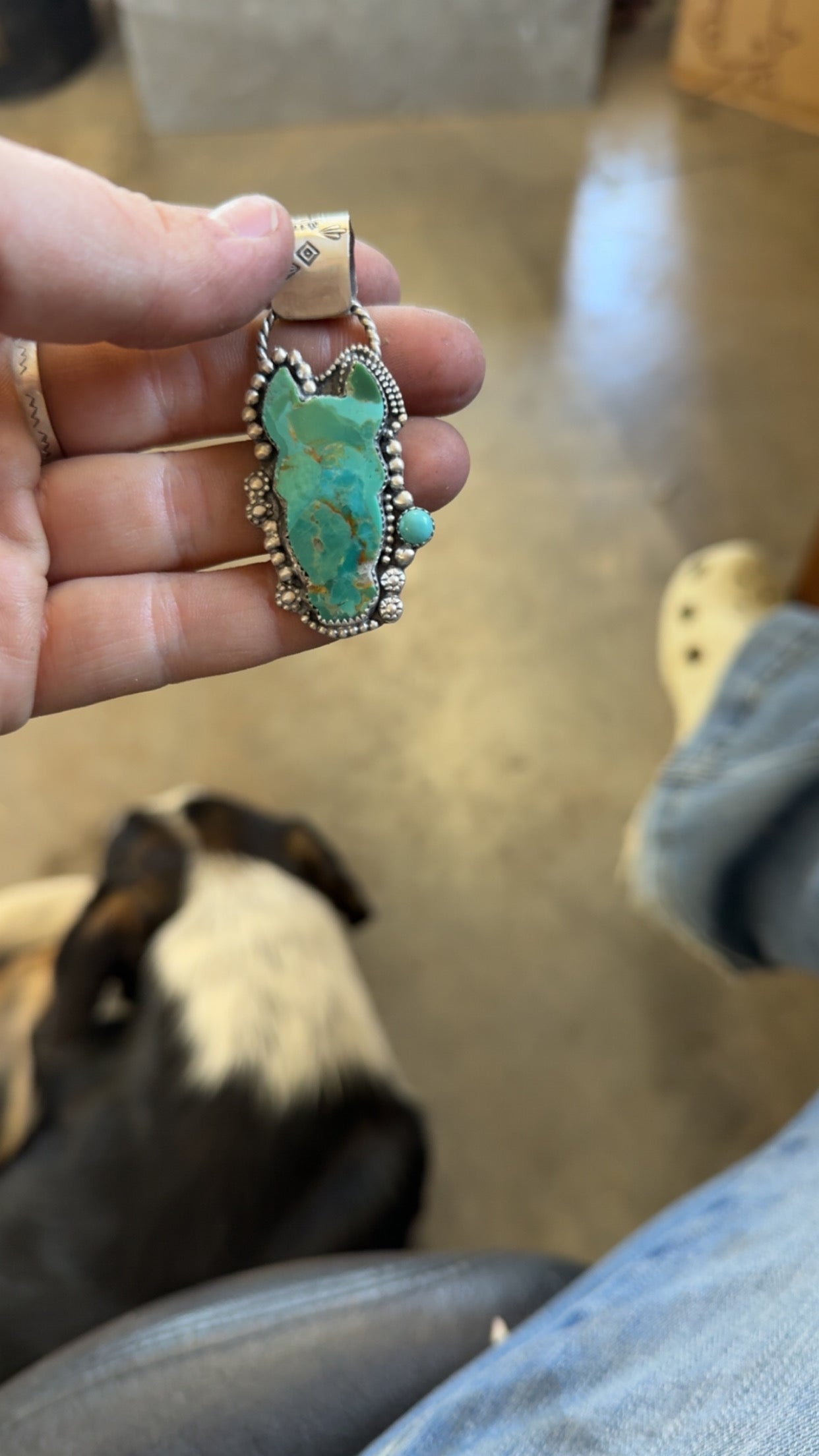 *Raffle* horse pendant on 5mm pearls