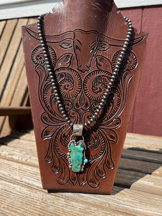 *Raffle* horse pendant on 5mm pearls