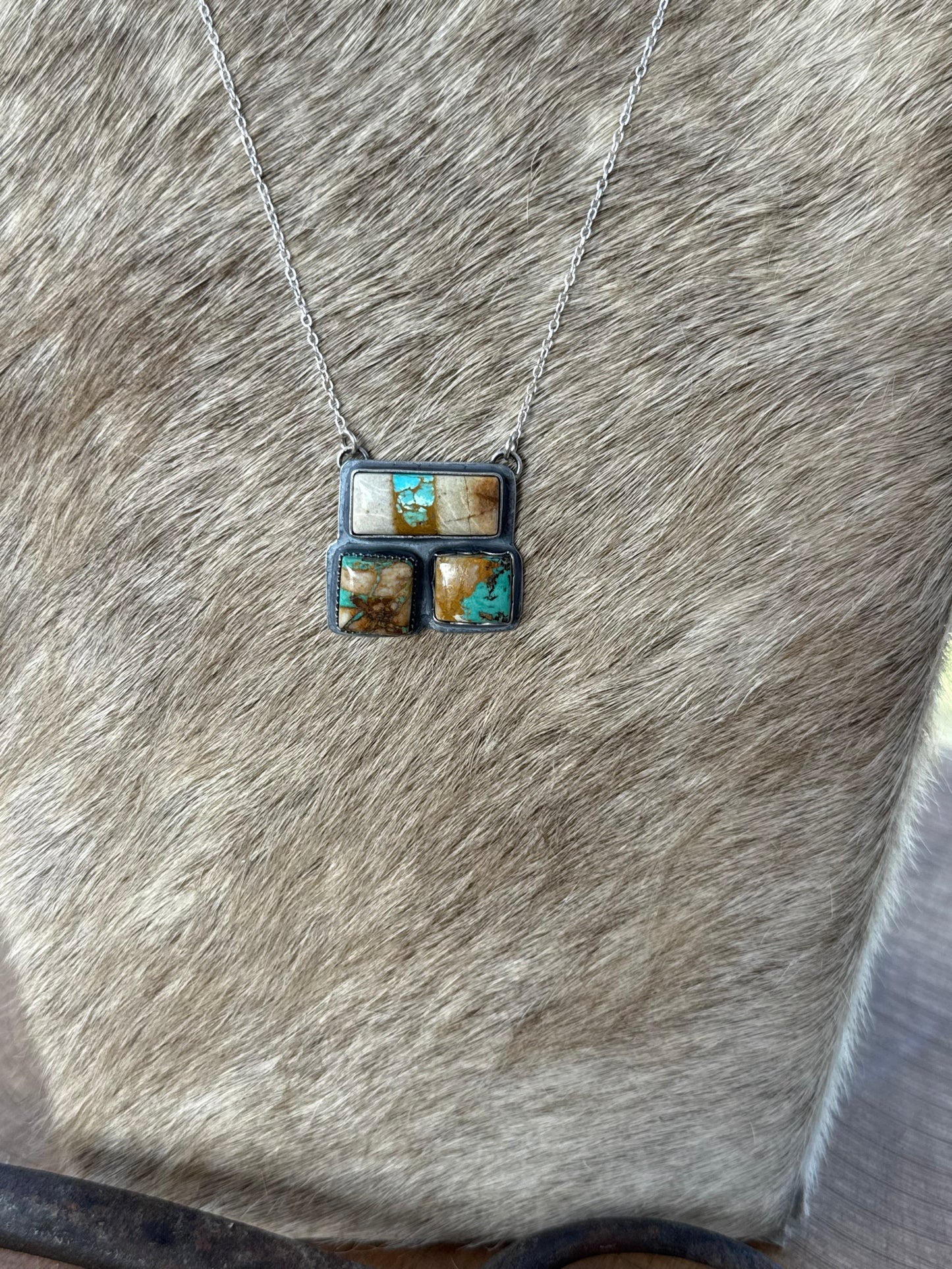 Royston Ribbon bars necklace