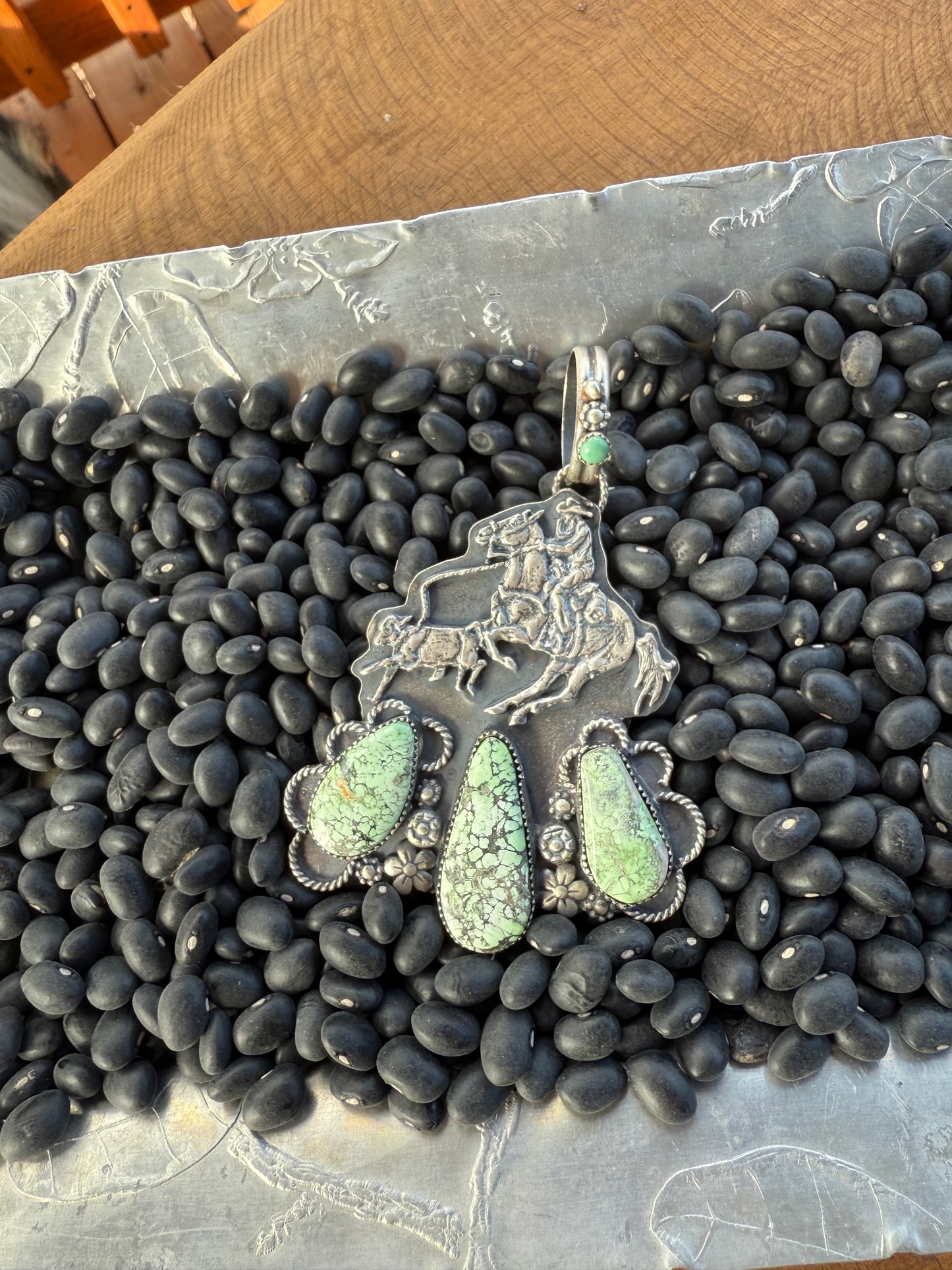 Varisite Calf Roper pendant