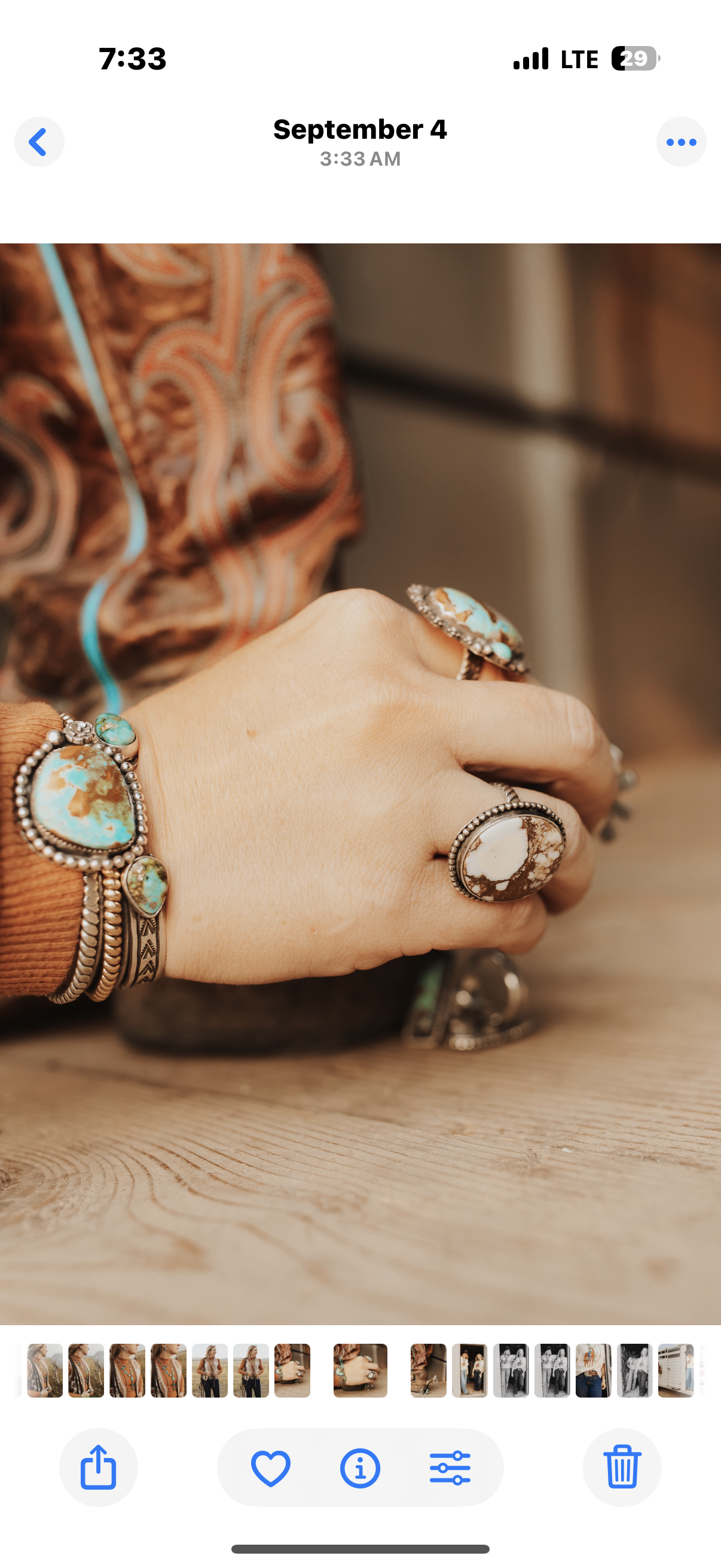 Royston Ribbon ring