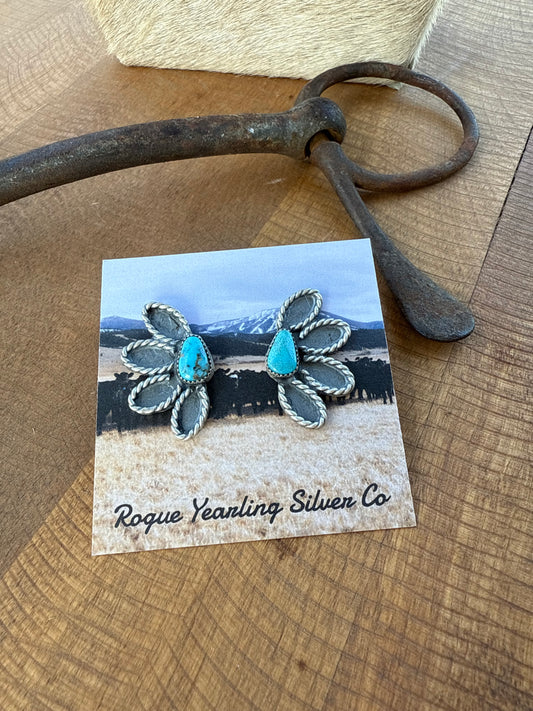 Rope a Daisy studs 🌼