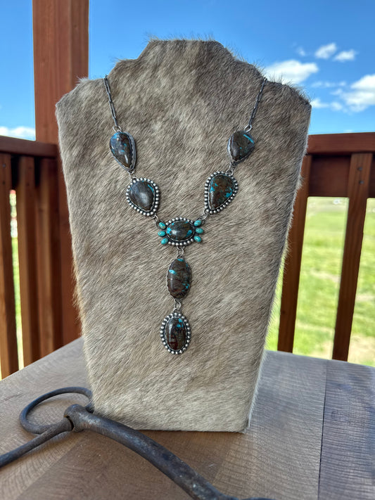 Statement lariat