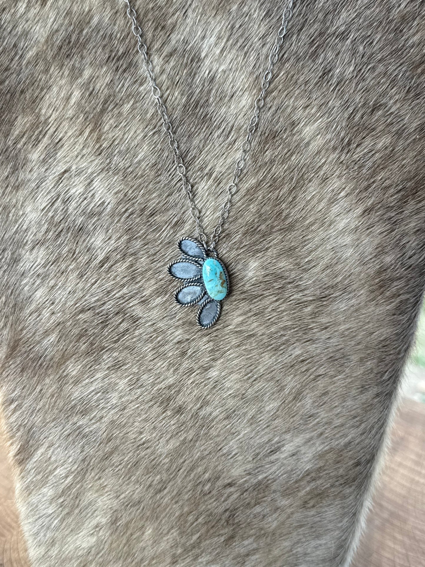 Lone MTN rope a Daisy necklace